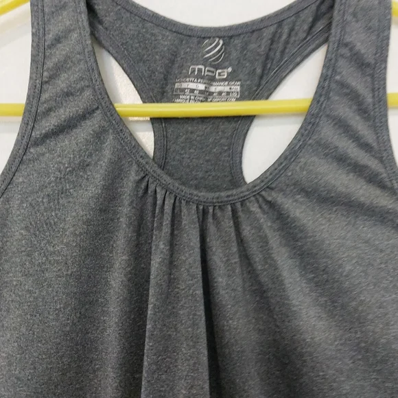 Mondetta Performance Gear - Picture 1 of 3